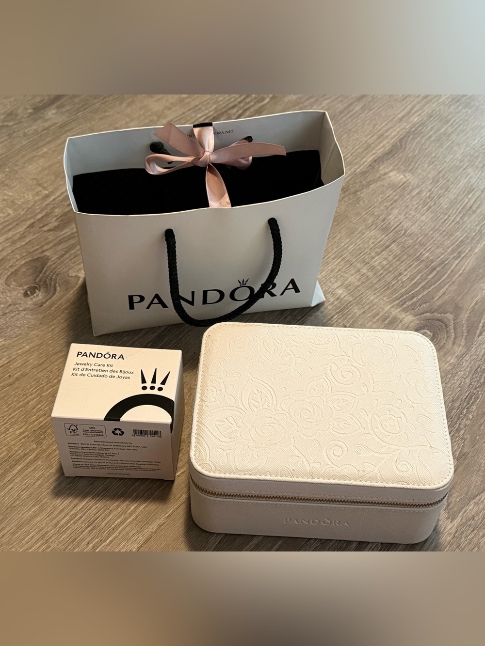 Pandora White Floral Travel Jewelry Box Zippered Case Jewelry Care Kit Gift Bag